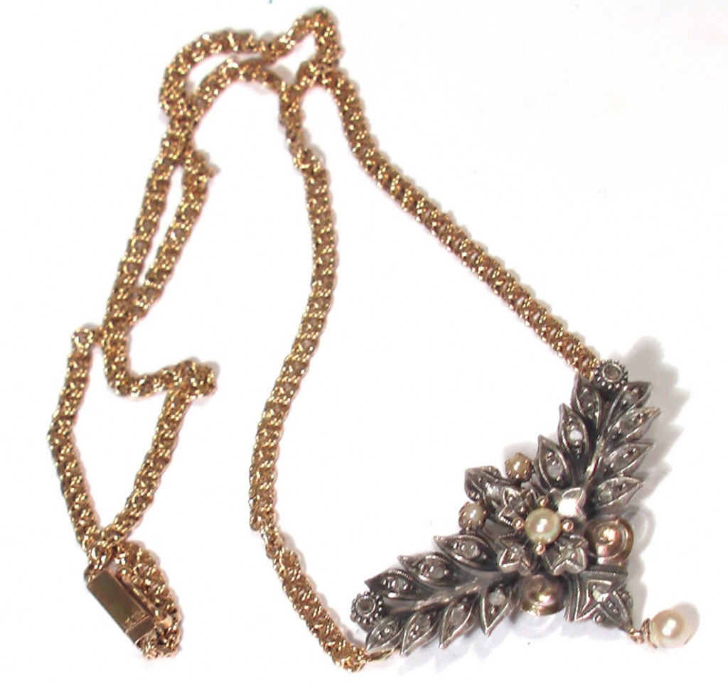 КОЛЬЕ золотое 18К 750 с бриллиантами жемчугом