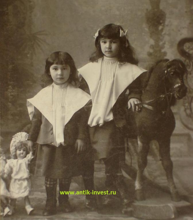 старое фото девочки кукла лошадка
